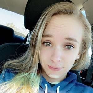 Meet your Posher, Cortney